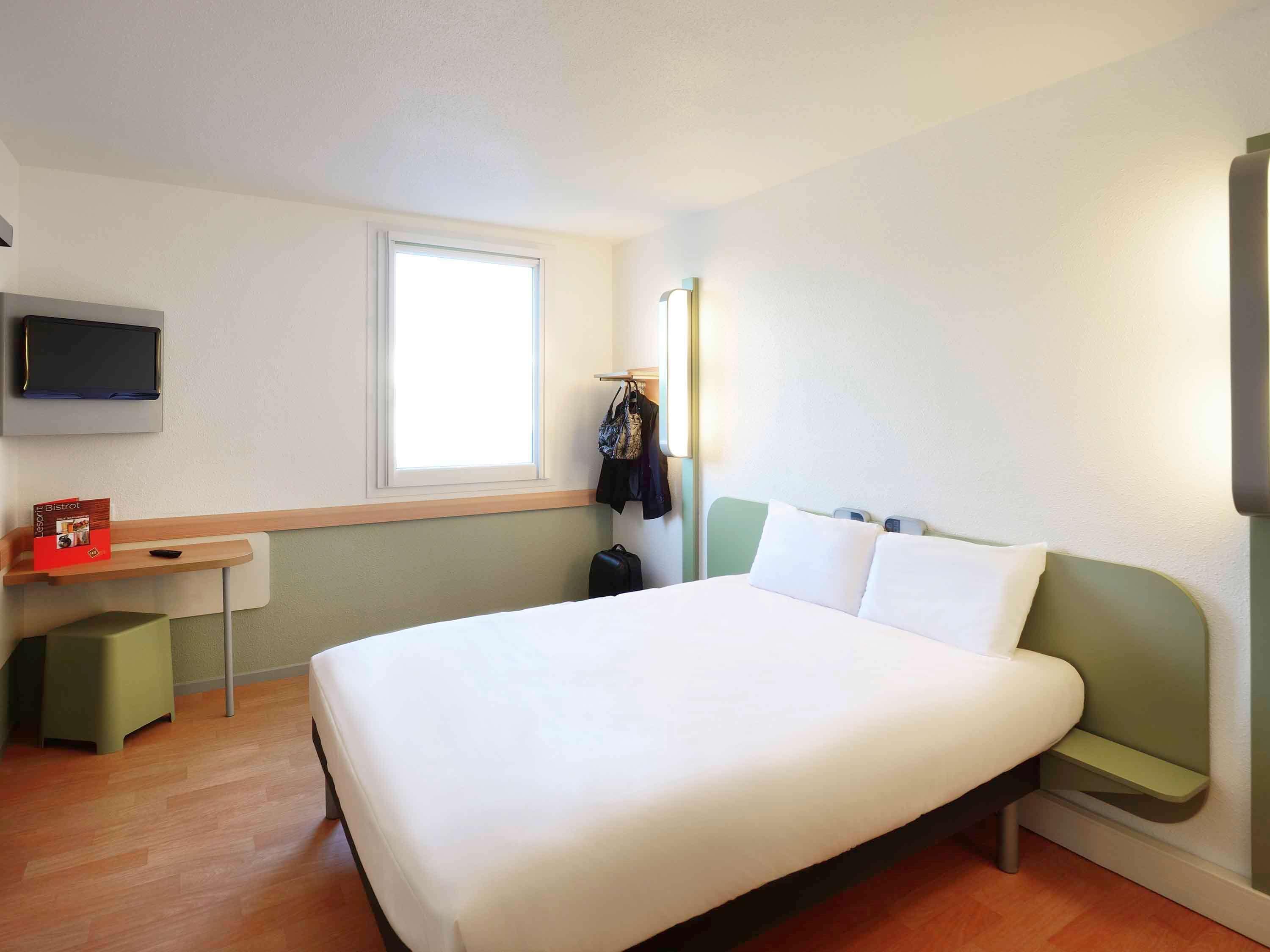 Ibis Budget Cherbourg - La Glacerie Eksteriør bilde